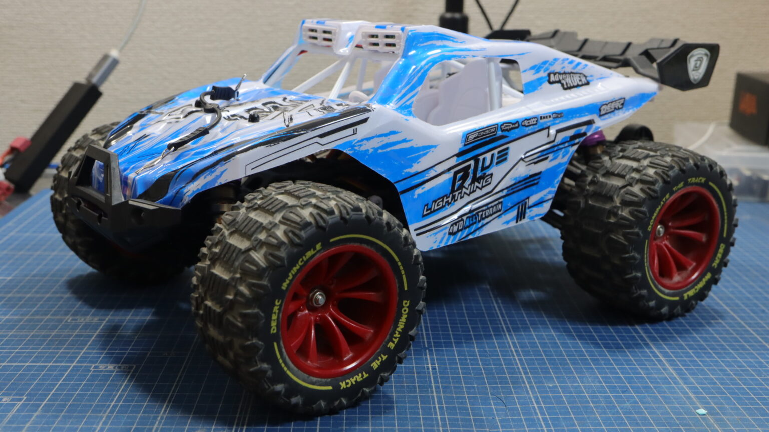 Ricambi Per Camion RC DEERC – Modelli 003E, ENZONE 9000E, 001E, 9002E, 002E, 9003E